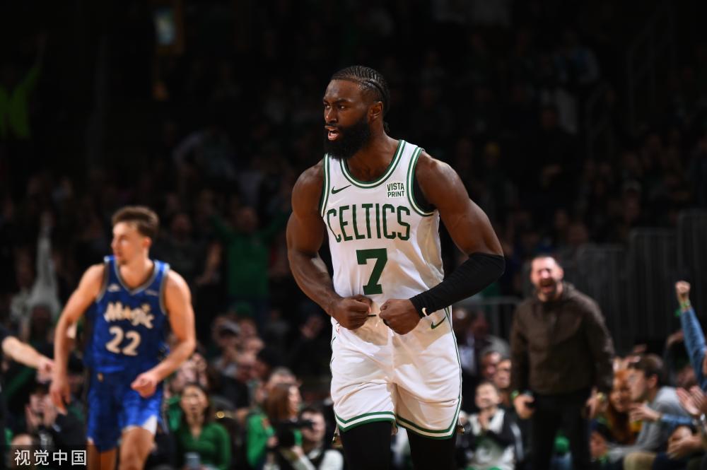 他不仅在前 他不仅在前