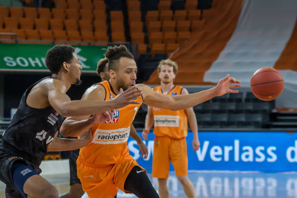 在逆境中展 在逆境中展